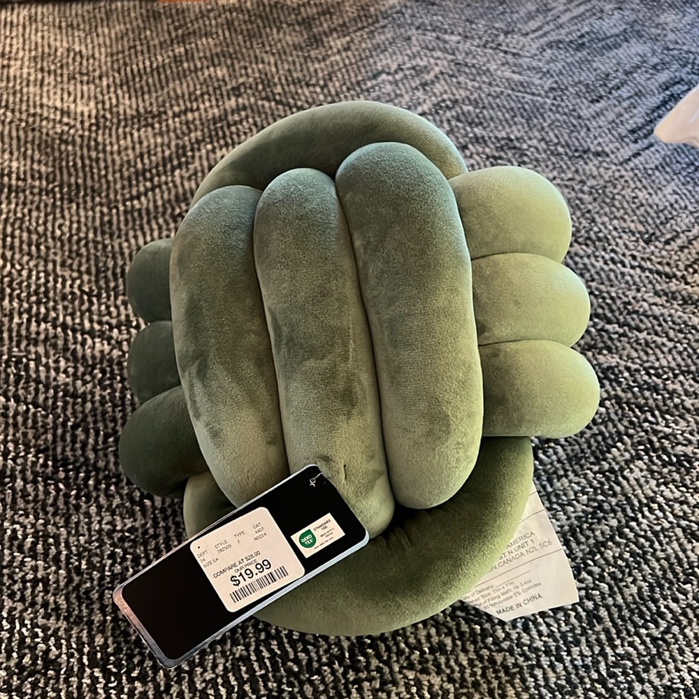 Ball decorative pillows